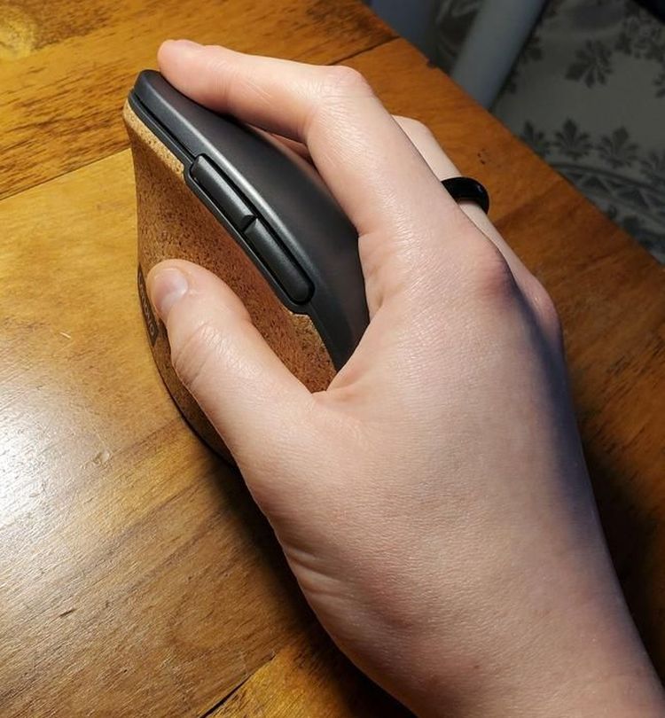 Lenovo Go Ergonomic Wireless Mouse