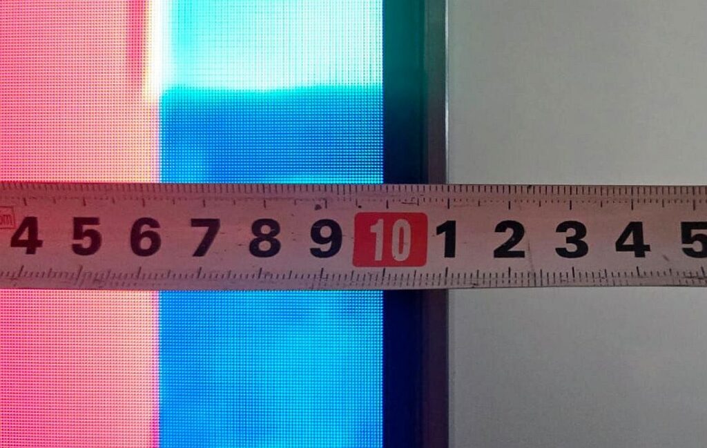 Picture appears 10 mm from the edge