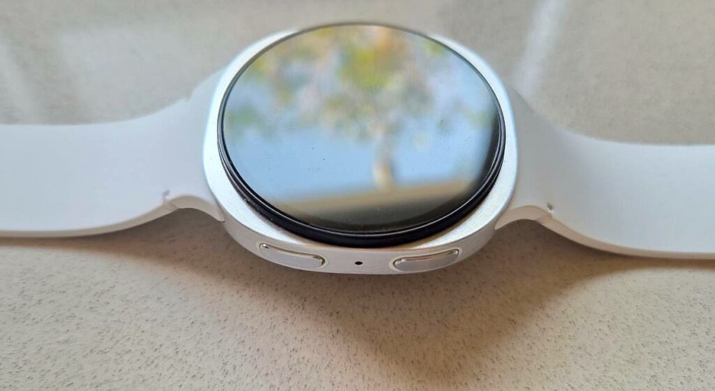 Buttons aligned parallel