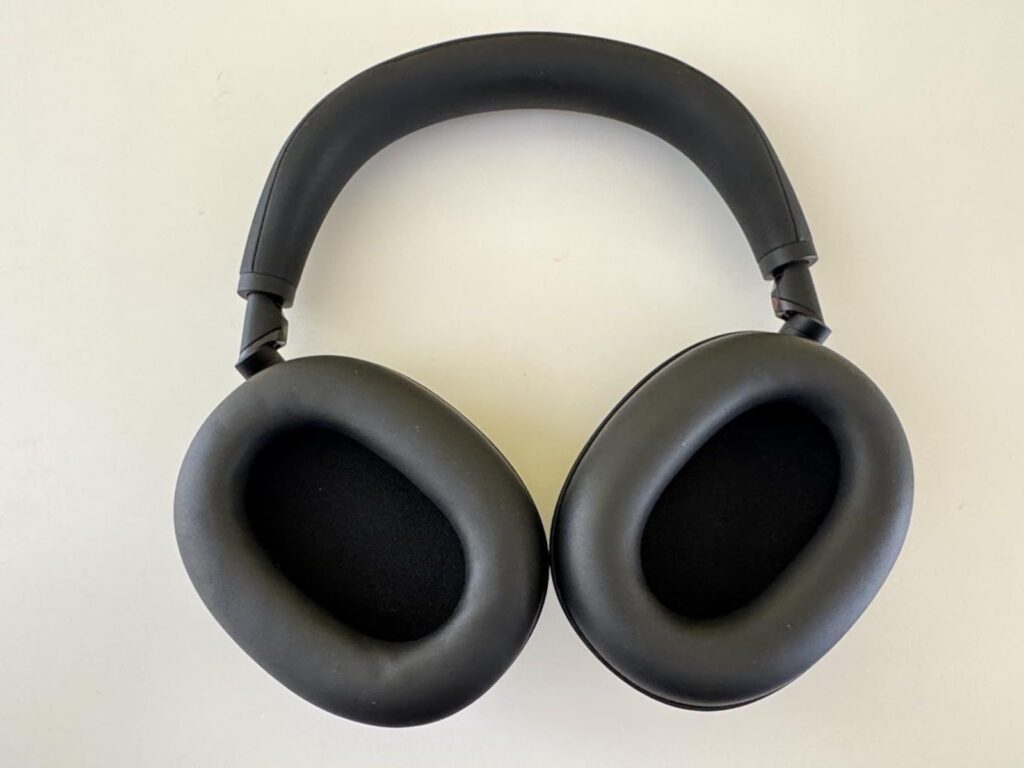 90 degrees rotating earcups