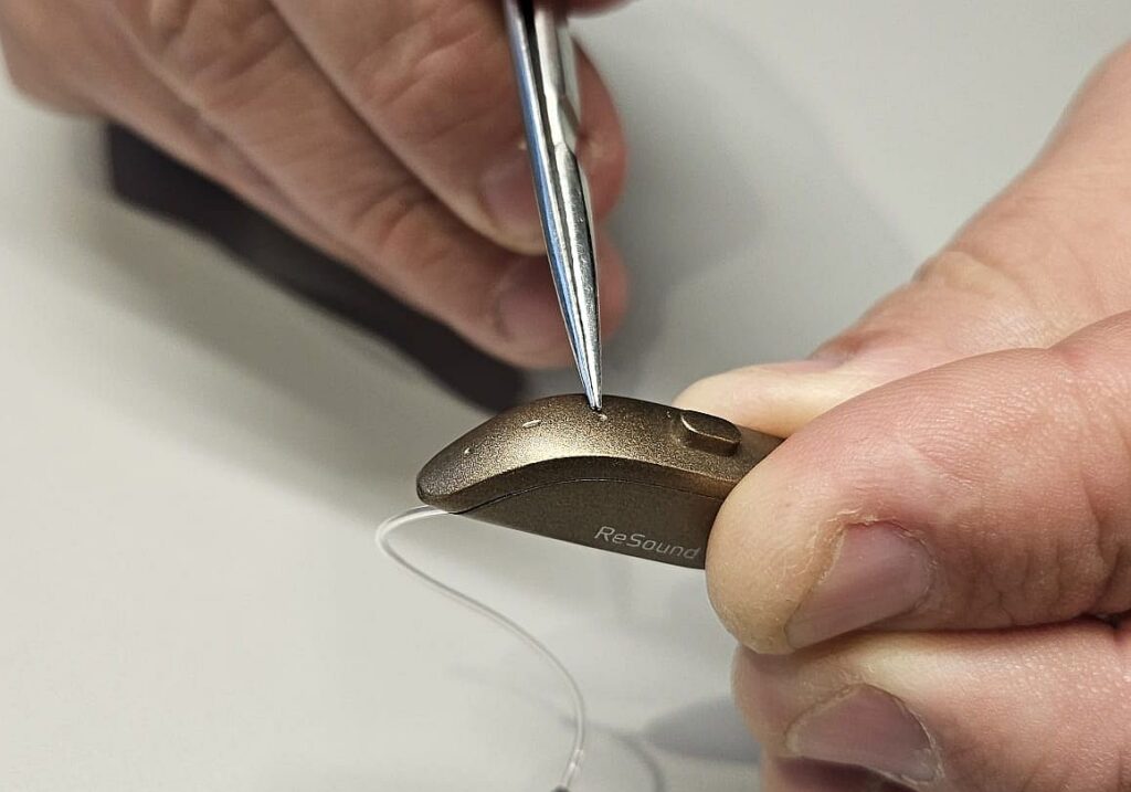 Two microphones in a BTE hearing aid