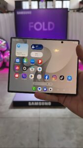 Samsung Galaxy Foldables Hands On